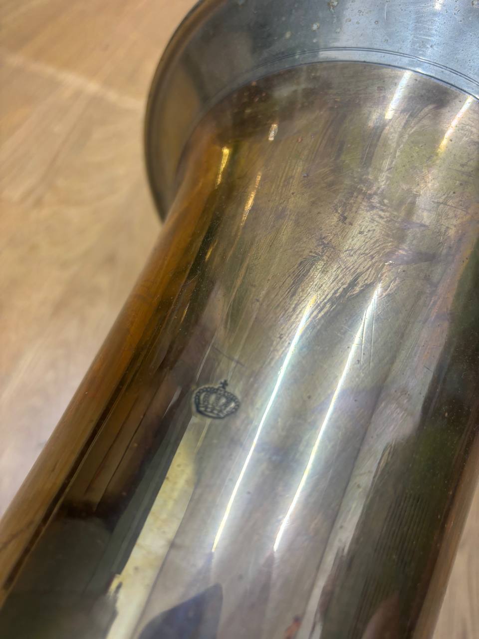 Schuster F-Tuba crown.jpg